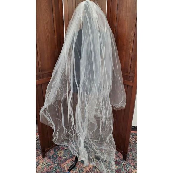 Lazaro Sz 10 Beaded Mermaid Wedding Dress/Veil - Picture 9 of 10